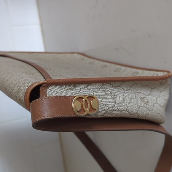 Christian Dior bag with adjustable strap - Picture 13 of 16